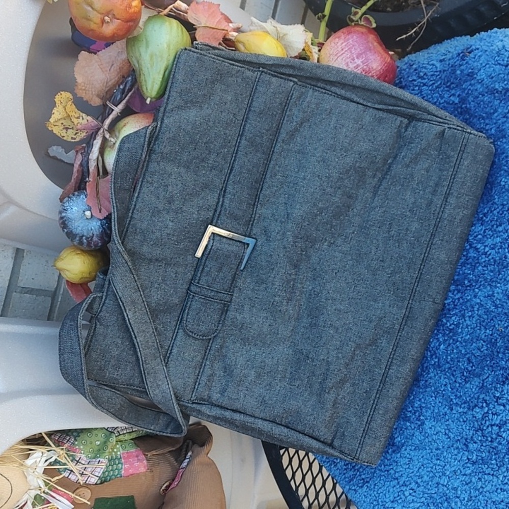 Gray Pocketbook